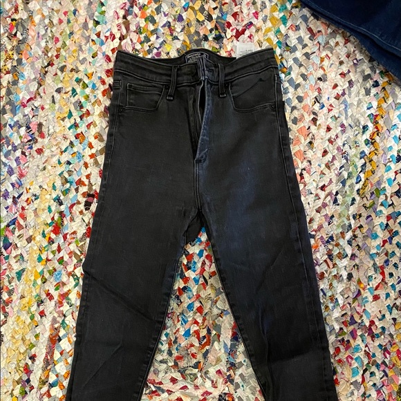 Ambercombie & Fitch jeans - Picture 1 of 3